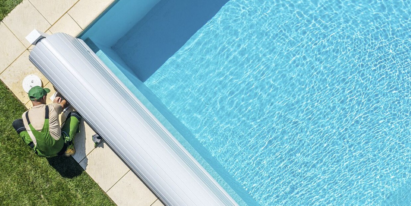 Weekly Pool Cleaning Service in Cupertino, CA